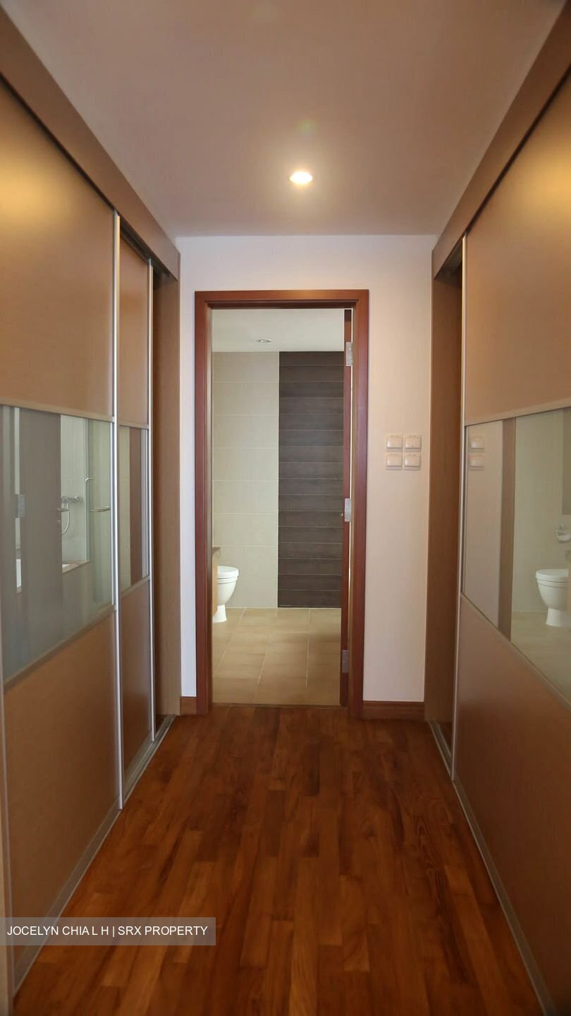 Lornie Road (D11), Terrace #426048091